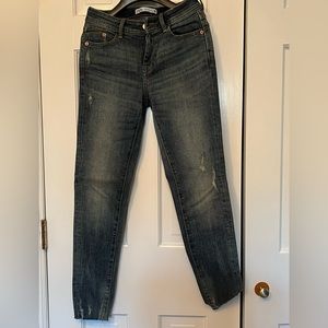 Mid-Rise skinny jeans